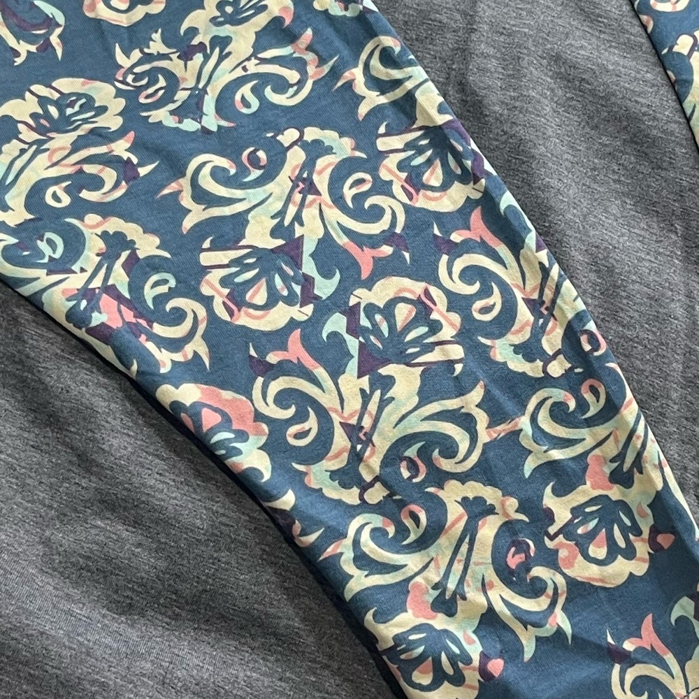 LuLaRoe Randy - Picture 2 of 4